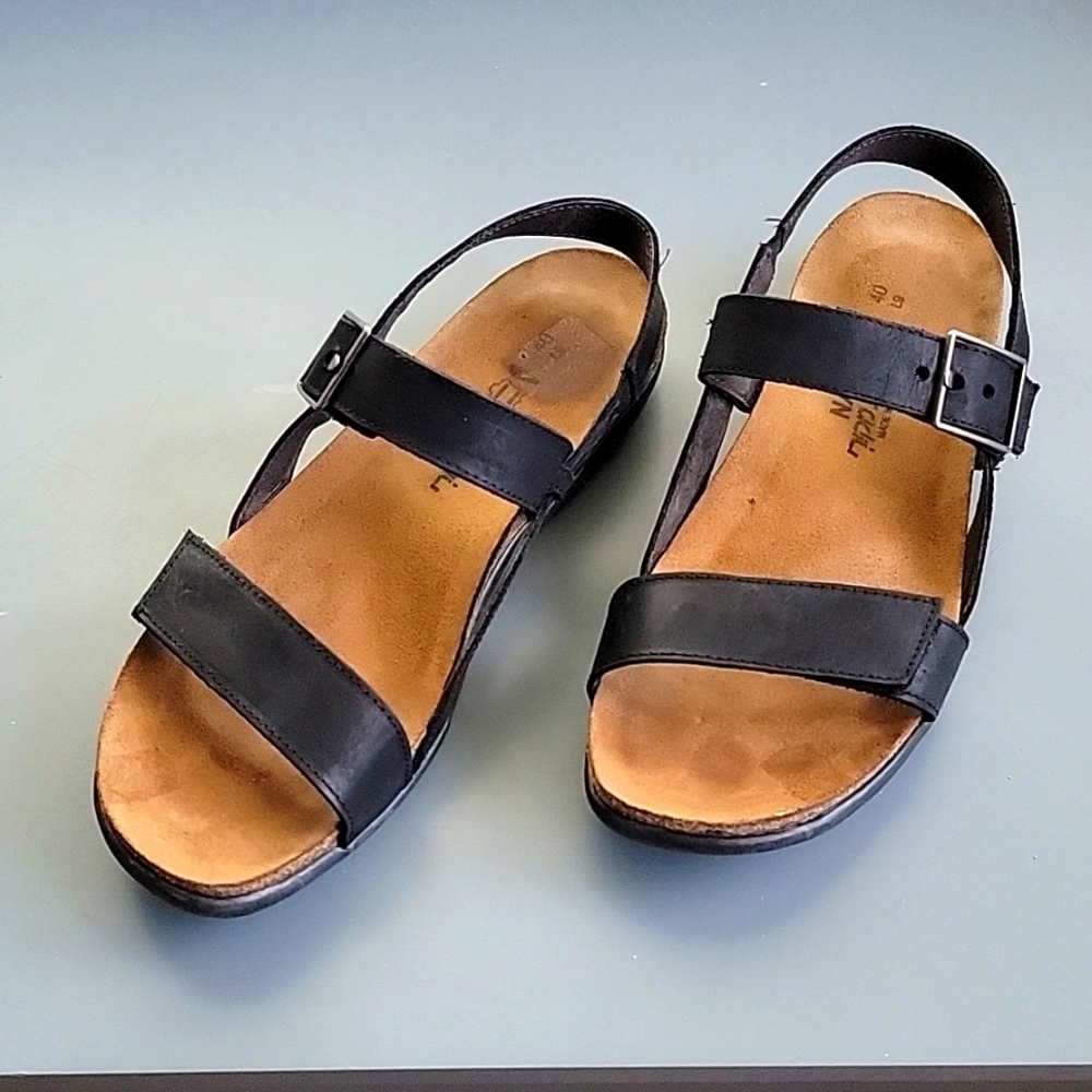 Naot black sandals sz 40 (9)